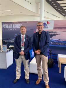 Commissioner Sola meets with Michael Bayley of Royal Caribbean to discuss FF30 at FCCA Conference in Panama